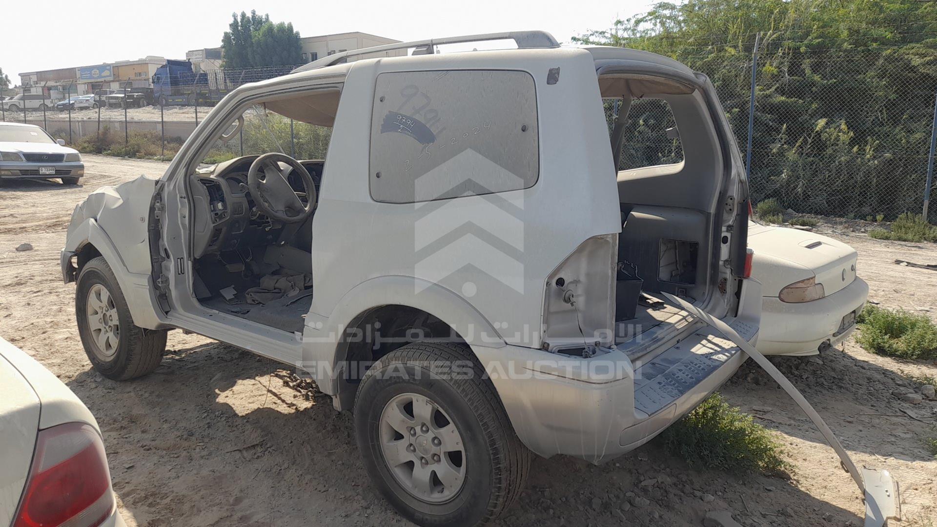 2005 MITSUBISHI PAJERO VIN: JMYMRV63W5J711085