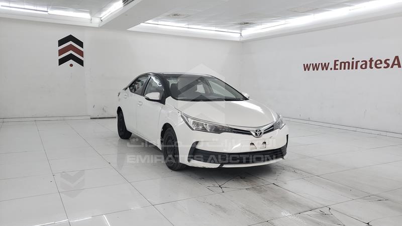 RKLBB9HE9J5206559 Auction: EmiratesAuction Lot: 404120 RKLBB9HE9J5206559 Toyota Corolla 2018 WHITE Photo 9
