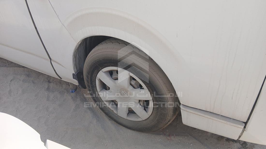 2005 Toyota Hiace — Front Right Tyre — Photo 29