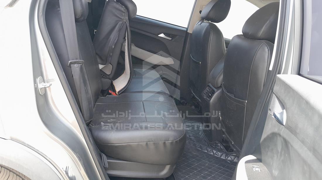 شيفروليه كابتيفا 2023 — زاوية الراكب الخلفي اليمنى — صورة 19