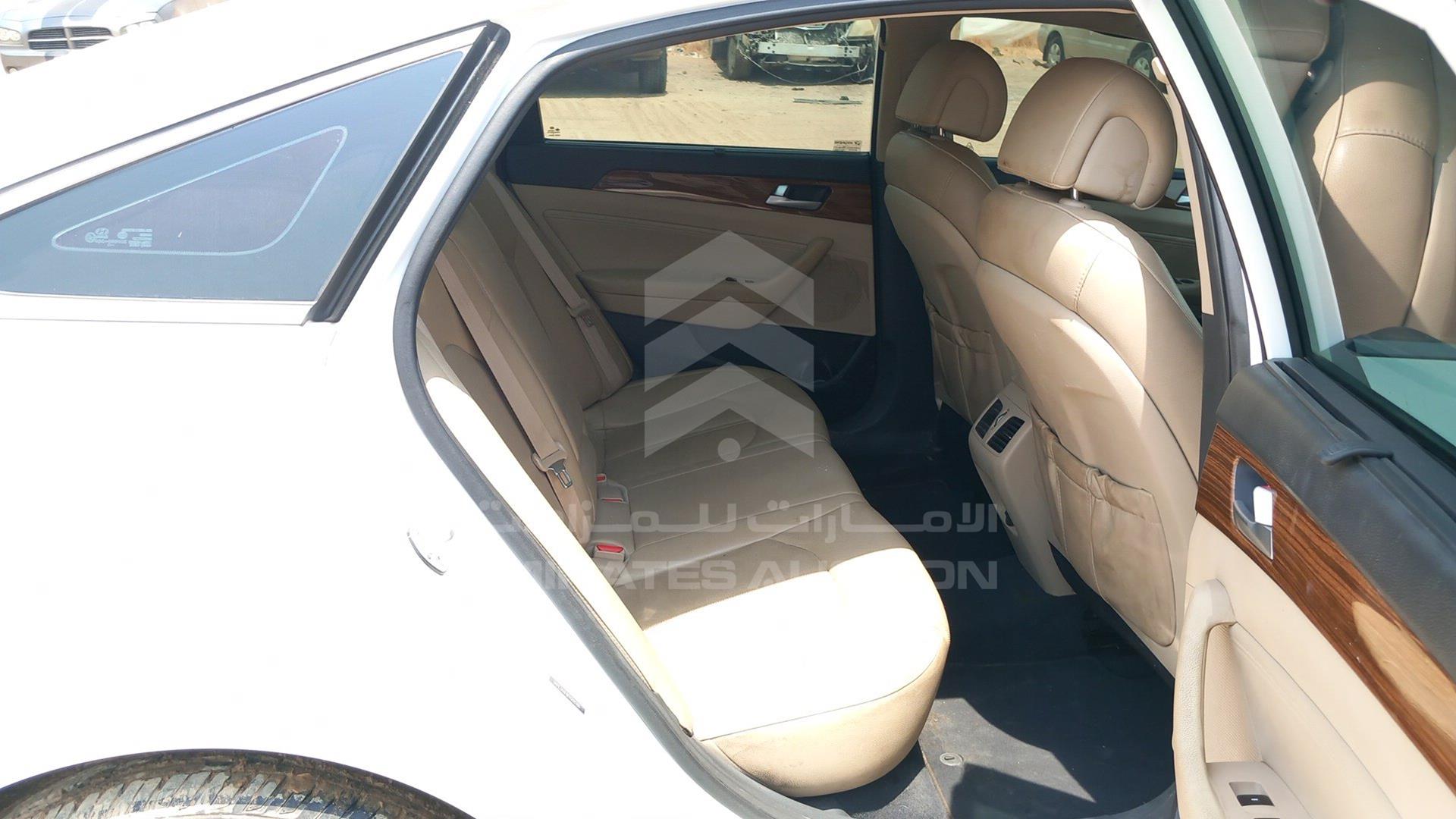 2015 HYUNDAI SONATA VIN: 5NPE34AF8FH208386
