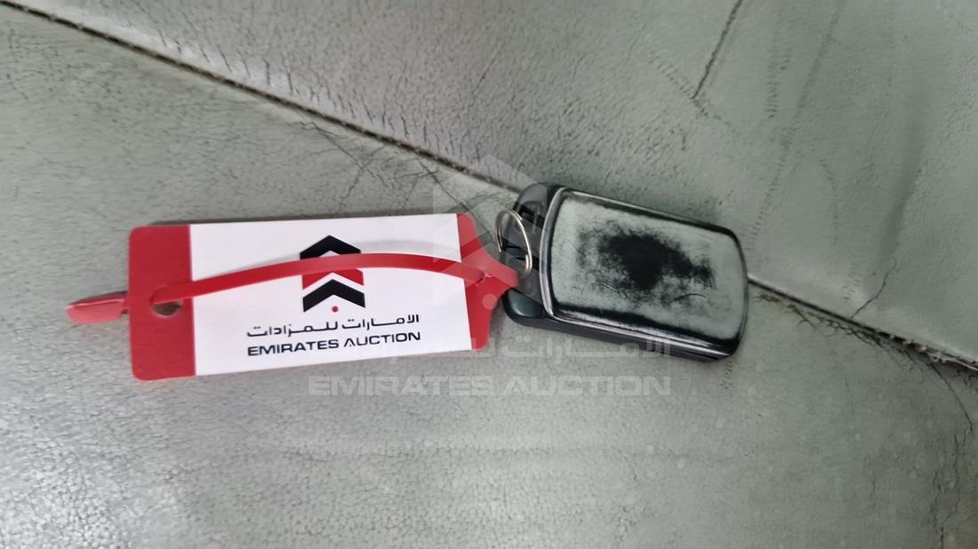 2012 Toyota Sienna — Keys — Photo 5