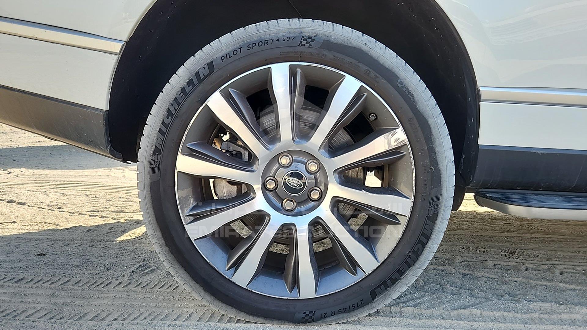 2015 RANGE ROVER VOGUE VIN: SALGA2EF8FA203086