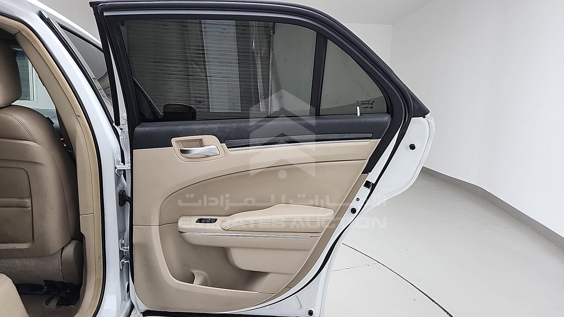 2012 CHRYSLER 300 C VIN: 2C3CCACGXCH246111