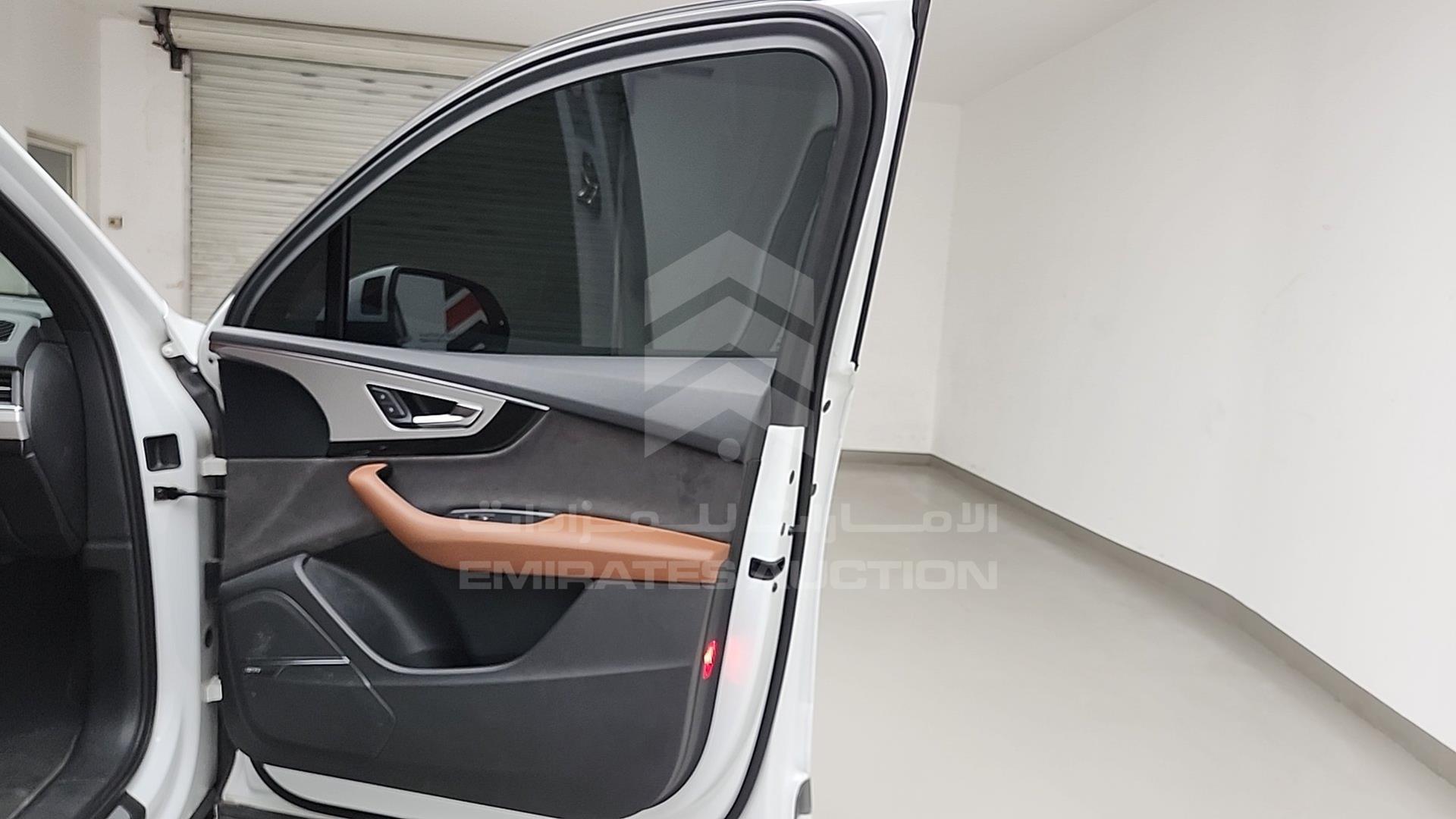 2016 AUDI Q7 VIN: WA1AGDF7XGD001570