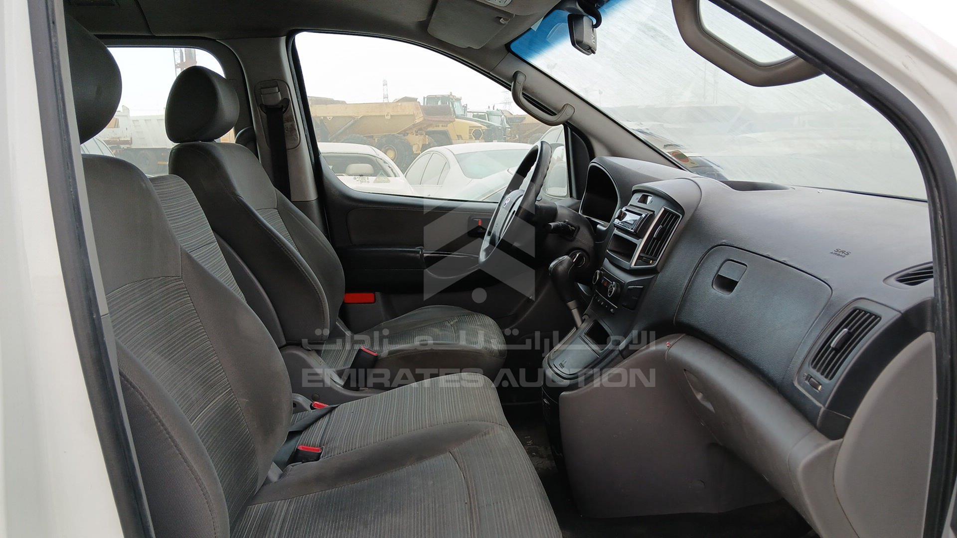 2019 HYUNDAI H1 VIN: KMJWA37R4KU016835