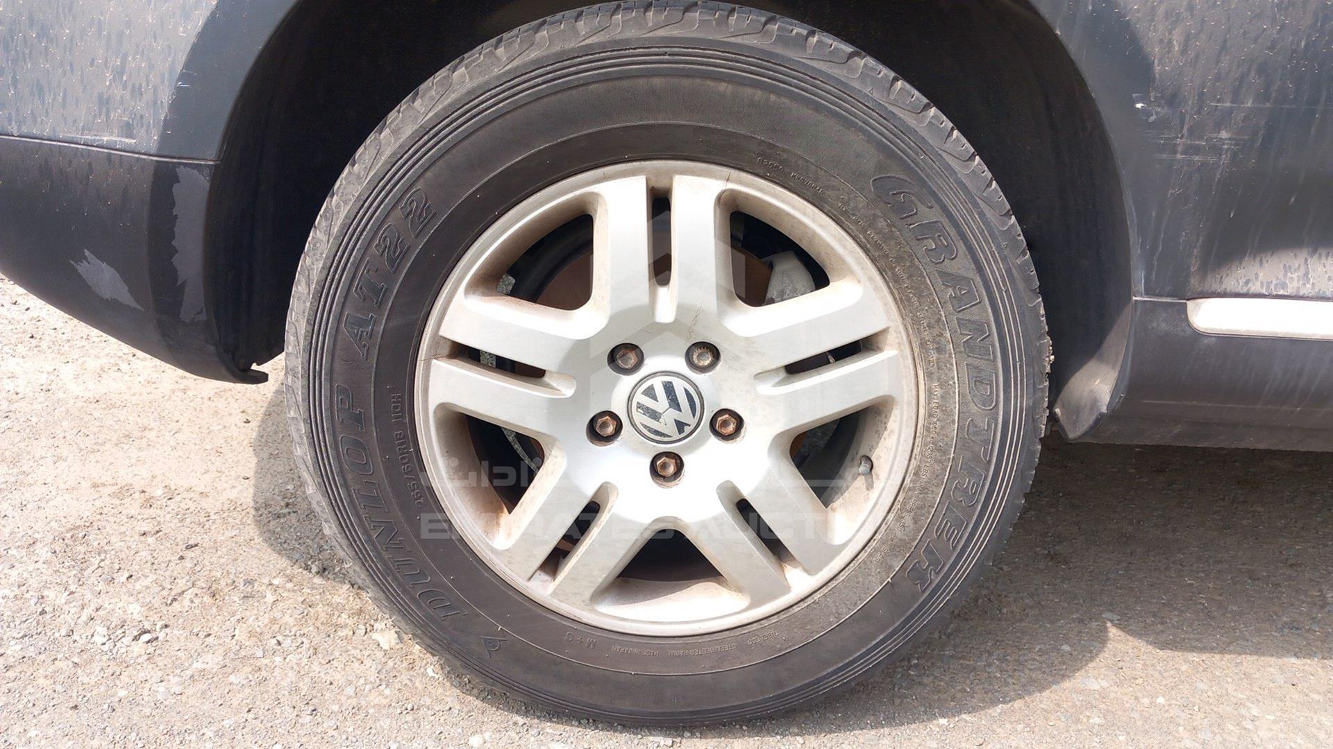 2007 VOLKSWAGEN TOUAREG VIN: WVGAE27LX7D018294