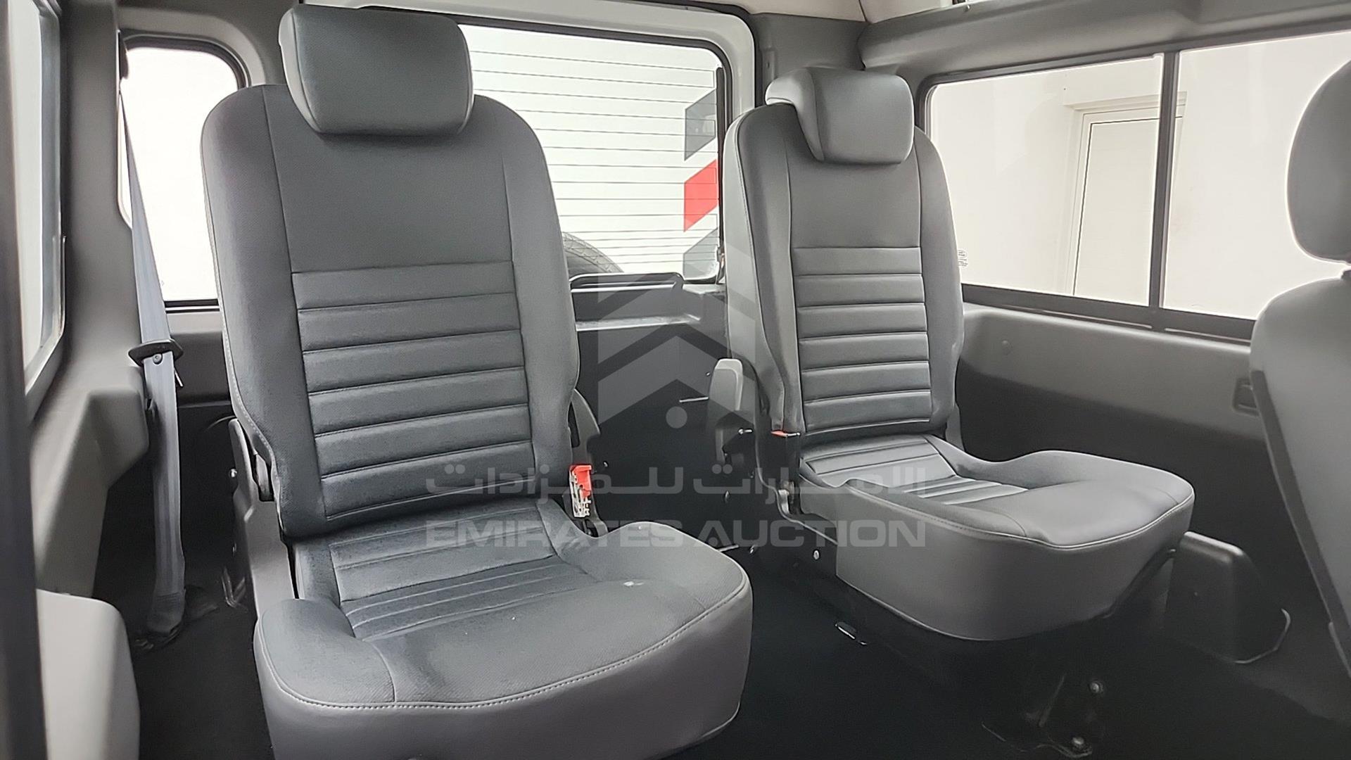 2011 LAND ROVER DEFENDER VIN: SALLDVBS8BA405450