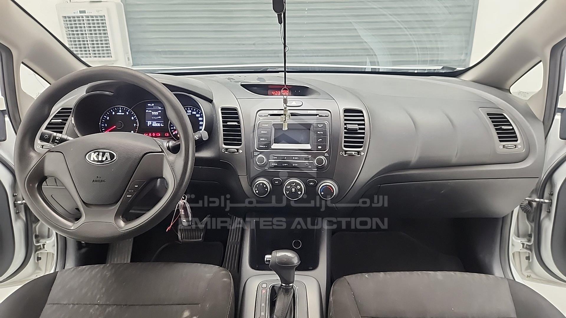 2016 KIA CERATO VIN: KNAFJ4110G5915950