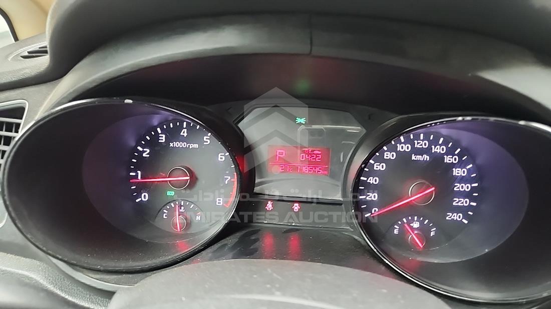 2016 Kia Carnival — Speedometer & RPM Gauges — Photo 14