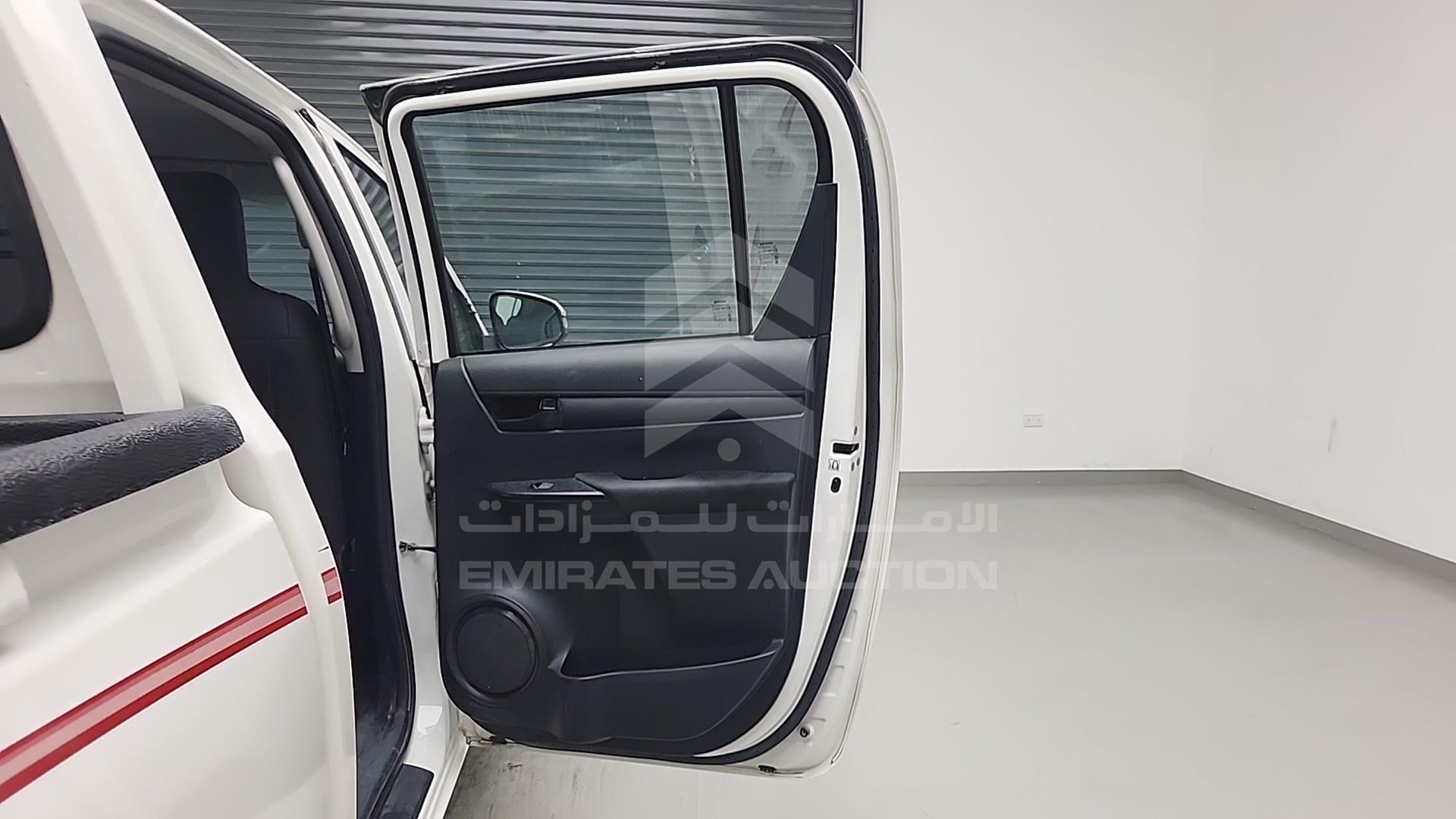 2023 TOYOTA HILUX VIN: MR0DB9CD1P5004085