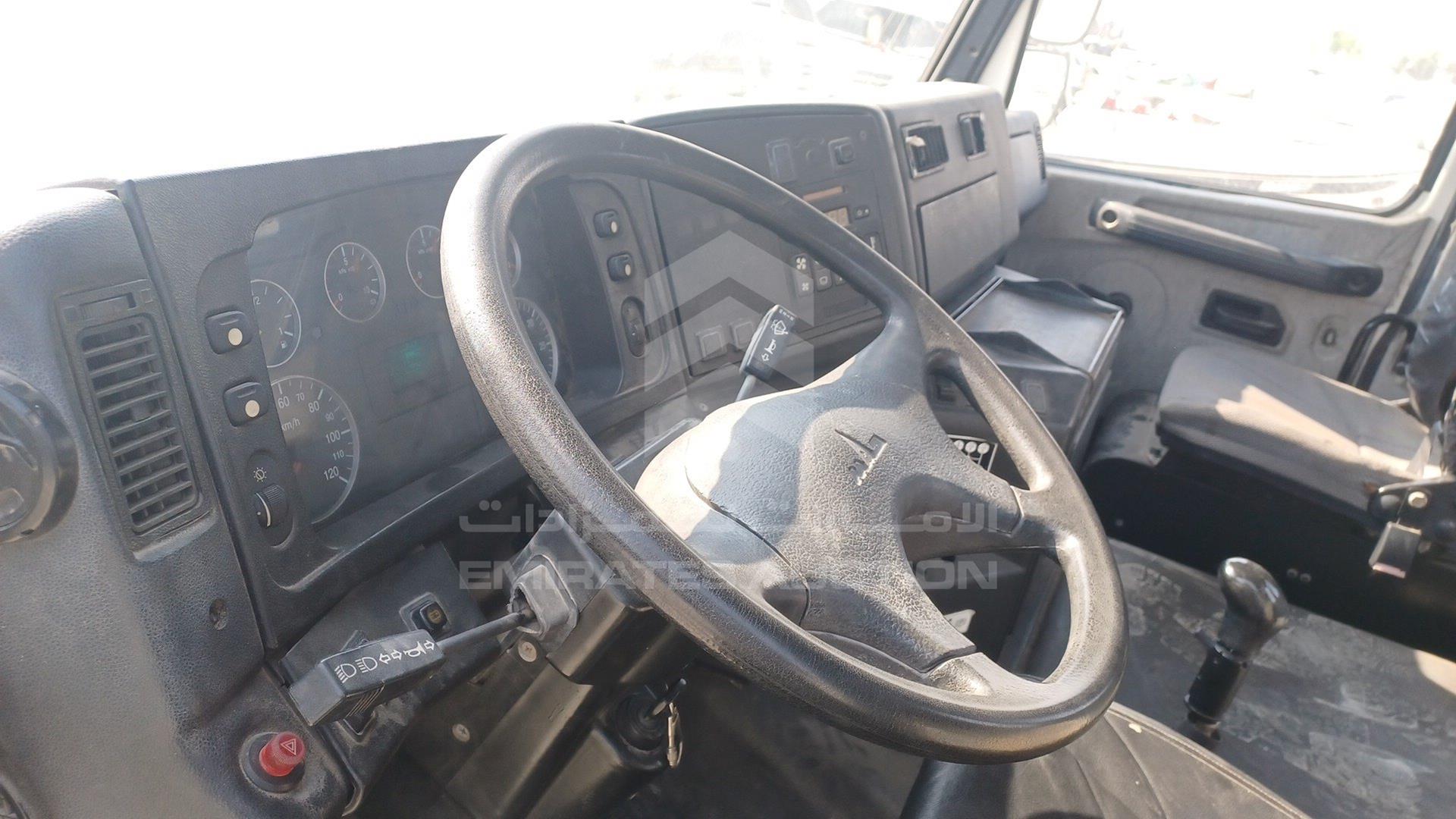 2015 MAZ MAZ VIN: Y3M651608F0000233