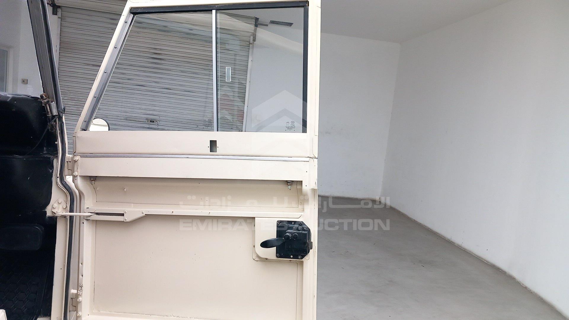 1982 LAND ROVER --- VIN: SALLBABH2AA128907