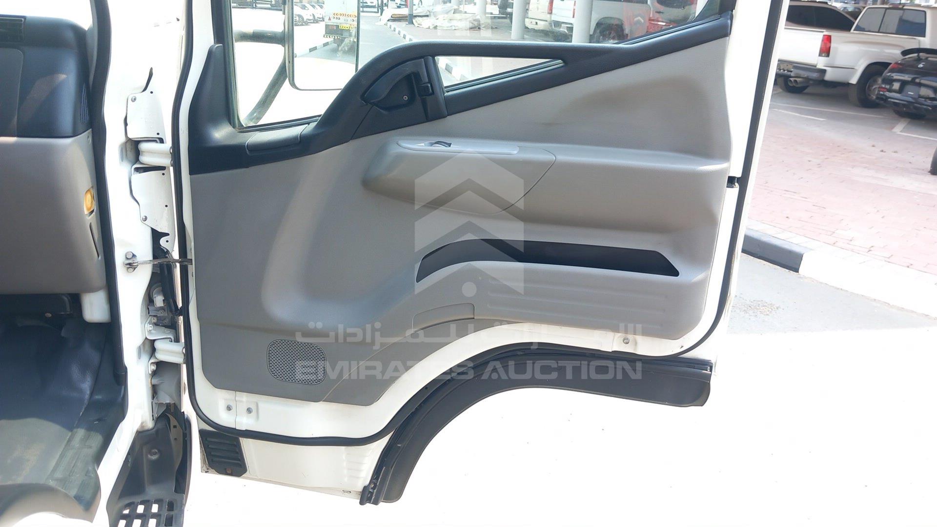 2017 MITSUBISHI CANTER VIN: JL6B6E6P9HK017976