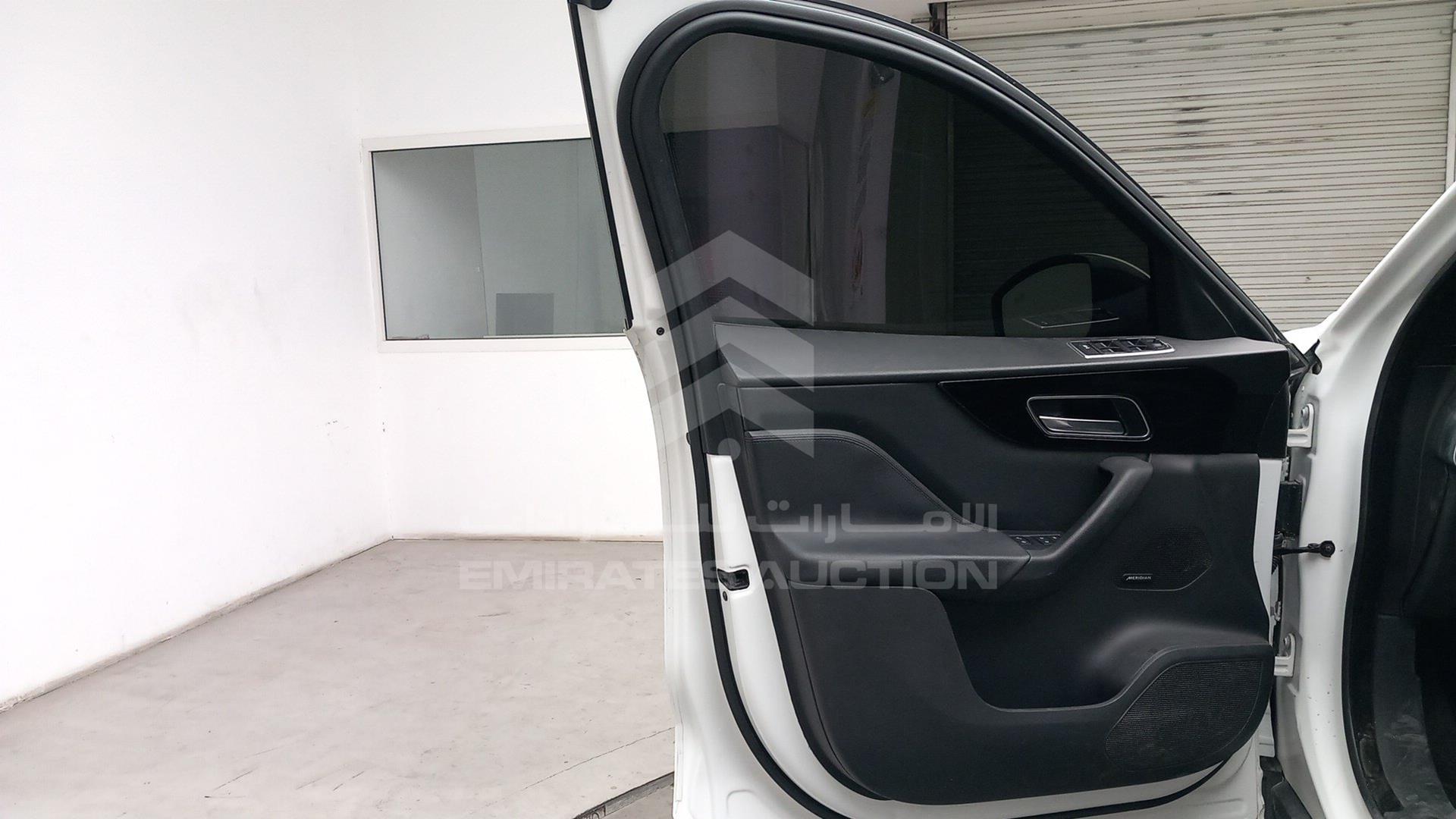 2018 JAGUAR F-PACE VIN: SADCJ2FX3JA280958