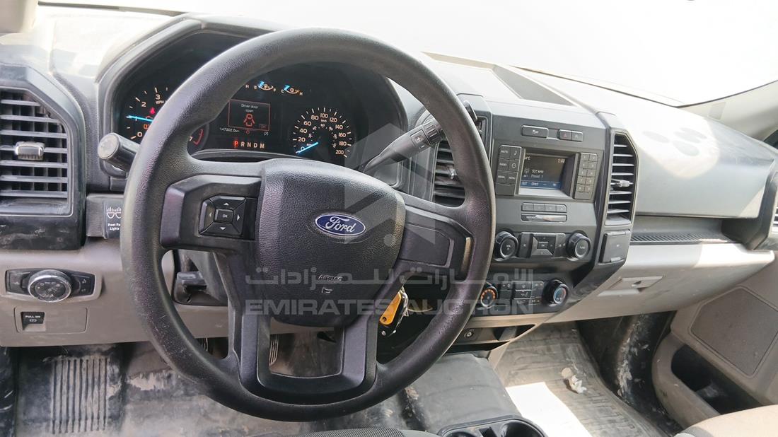 فورد اف 150 2019 — زاوية الواجهة الكاملة — صورة 16