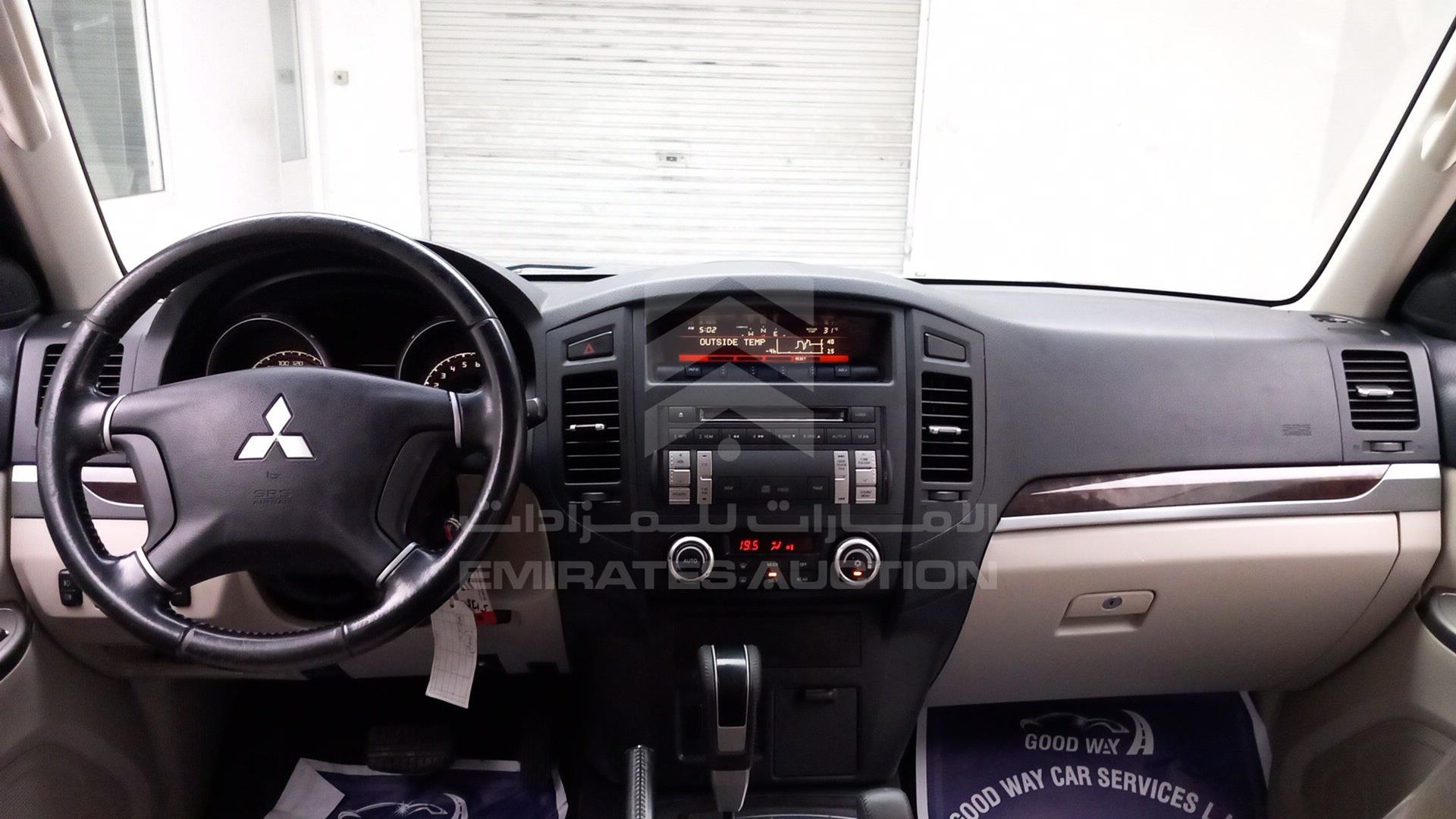 2014 MITSUBISHI PAJERO VIN: JMYLRV95WEJ707012