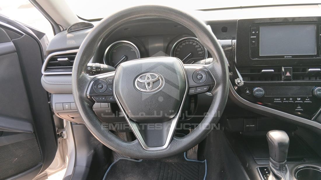 2024 Toyota Camry — Steering & Mounted Controls — Photo 13