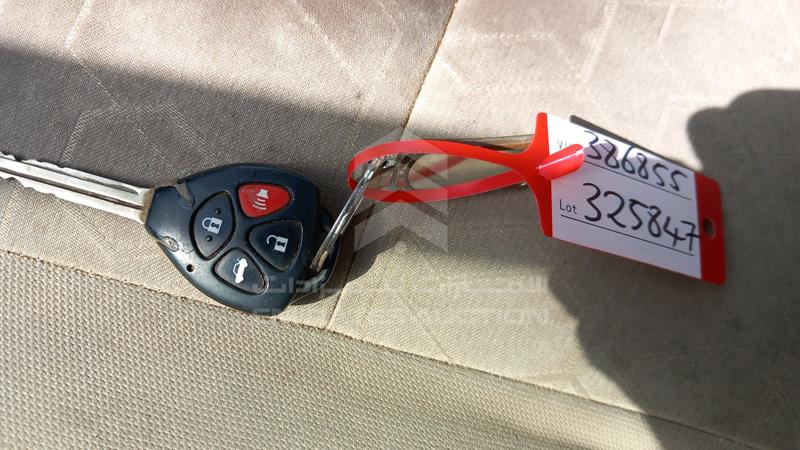 6T1BF9FK0CX386855 Auction: EmiratesAuction Lot: 403871 6T1BF9FK0CX386855 Toyota Camry 2012 WHITE Photo 5