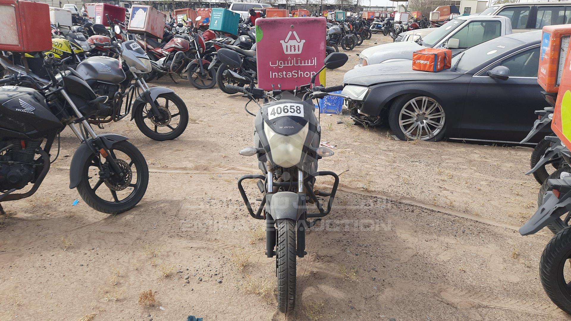 2016 HONDA CBR VIN: ME4KC2033G8002198