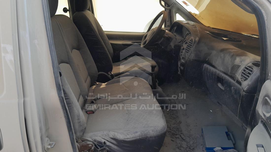2007 Hyundai H1 — Front Right Passenger Seat View — Photo 21