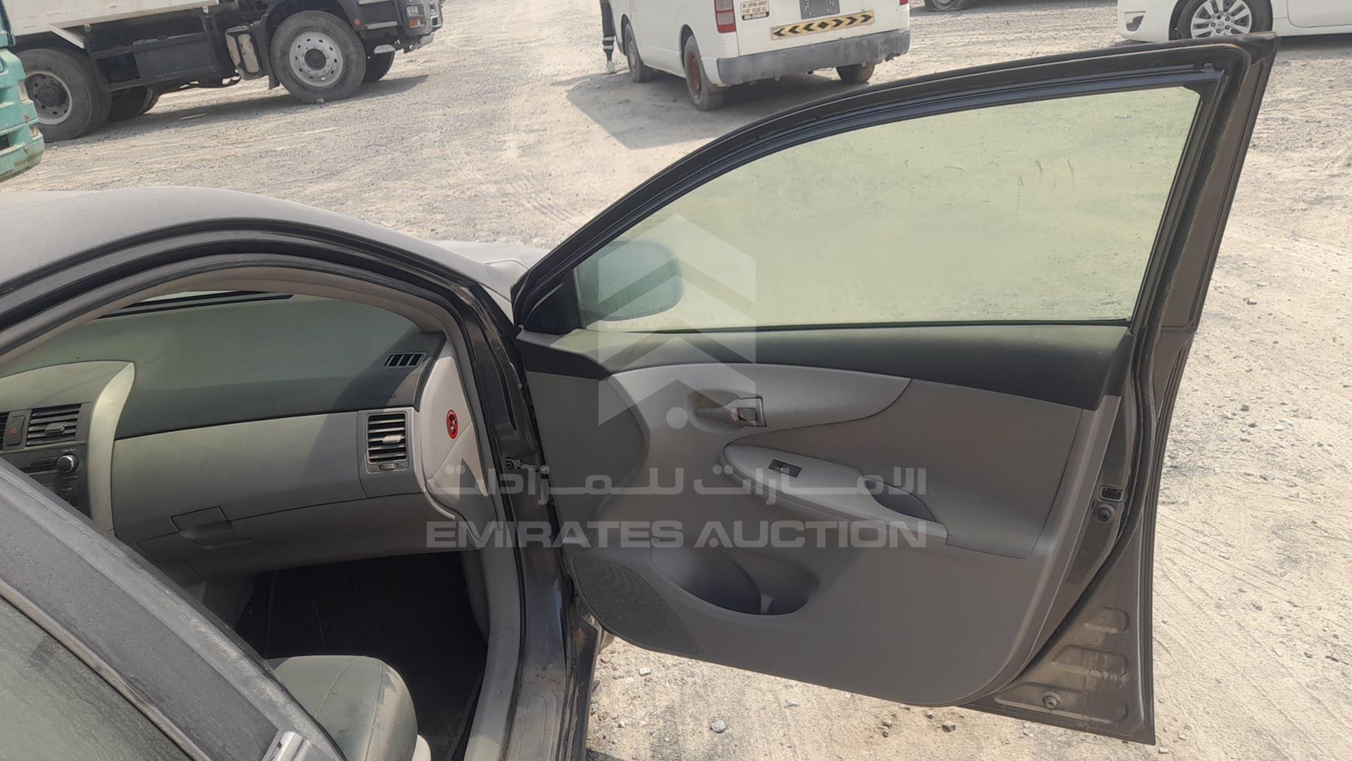 2011 TOYOTA COROLLA VIN: RKLBC42E8B4502575