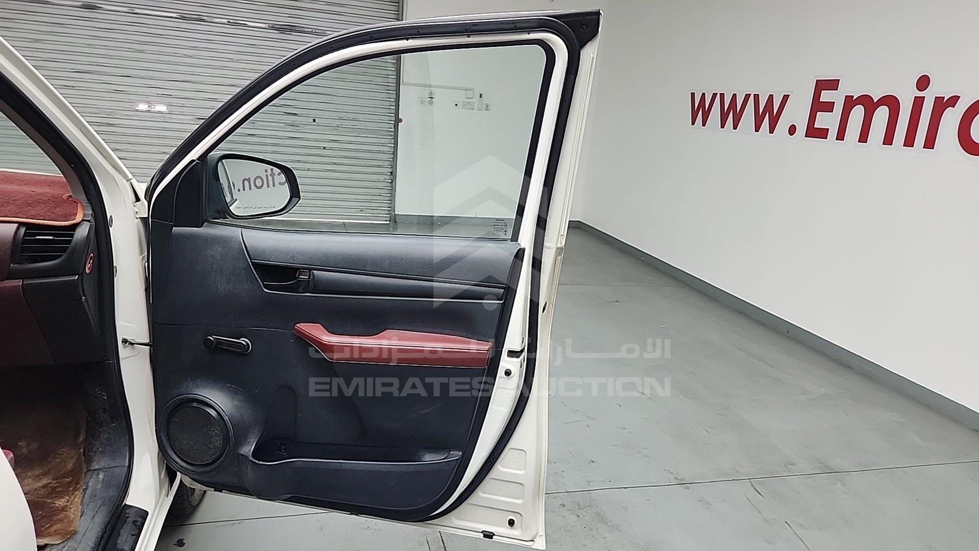 2017 TOYOTA HILUX VIN: MR0CX8CD6H0541749