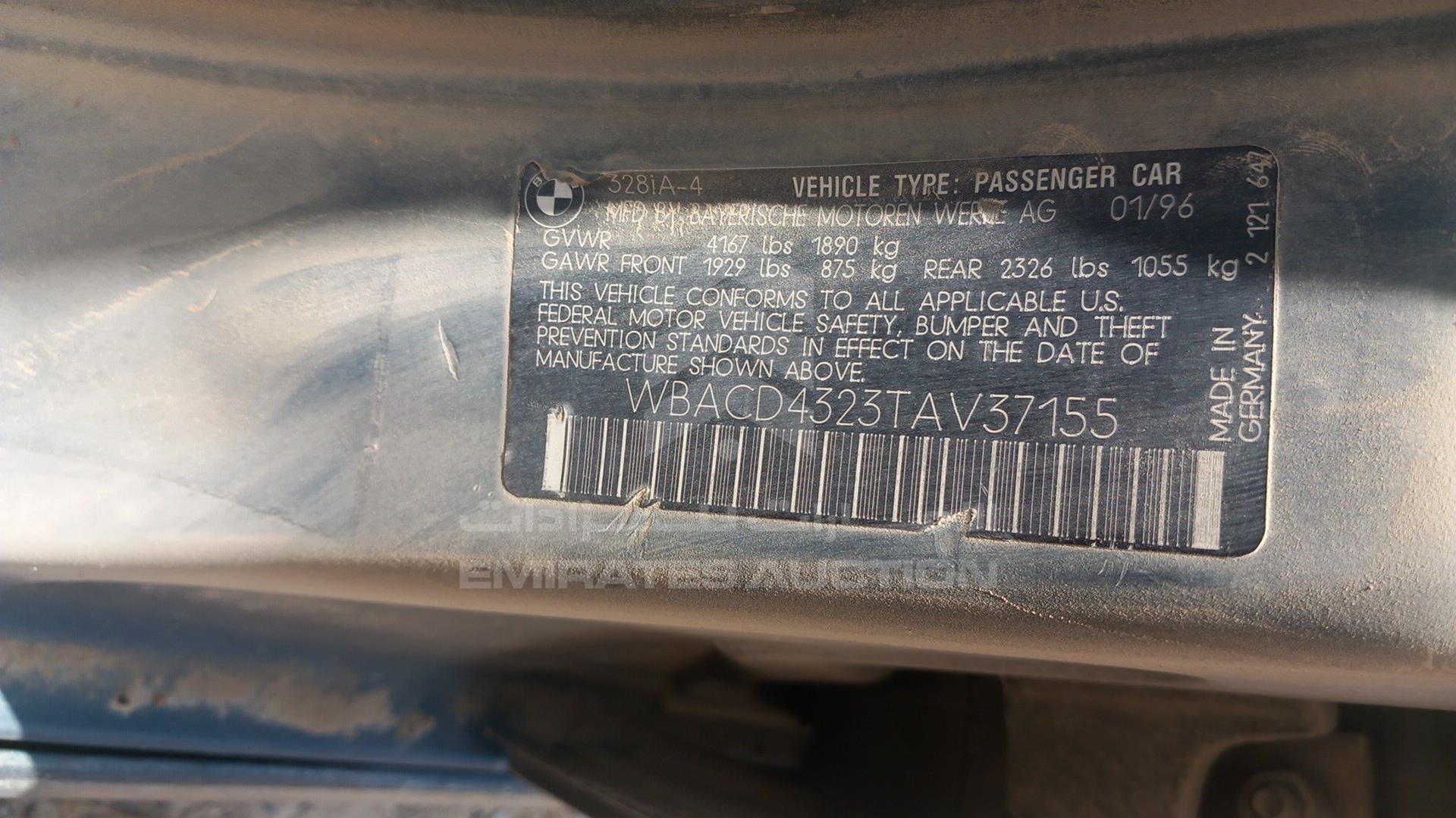 0 BMW --- VIN: WBACD4323TAV37155