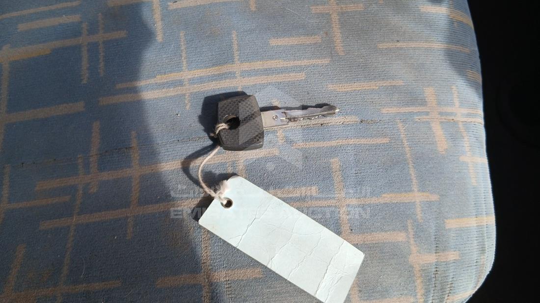 2019 Mercedes Bus — Keys — Photo 4