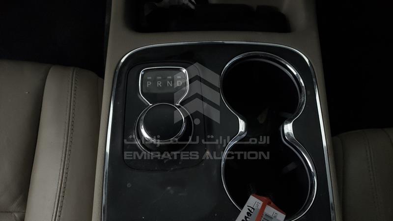 1C4SDJDTXFC864276 Auction: EmiratesAuction Lot: 405557 1C4SDJDTXFC864276 Dodge Durango 2015 WHITE Photo 16