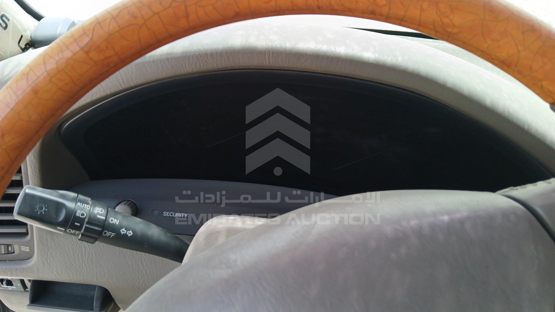2000 LEXUS LS400 VIN: JT8BH28F0Y0176465
