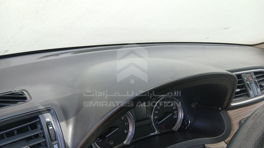 سوزوكي سياز 2023 — زاوية واجهة السائق الأمامية اليسرى — صورة 12