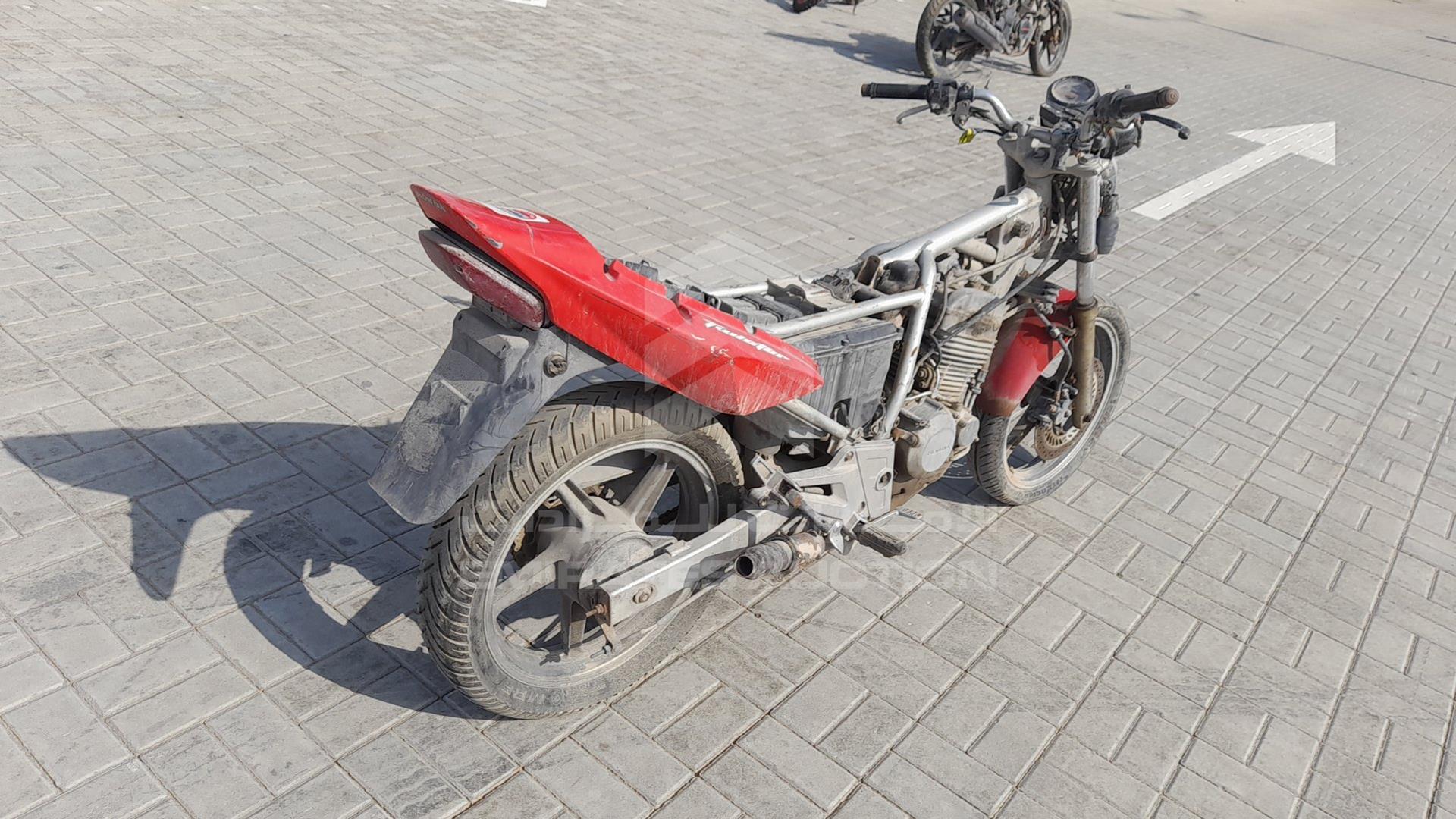 0 HONDA MOTORBIKE VIN: 9C2MC35007R300660