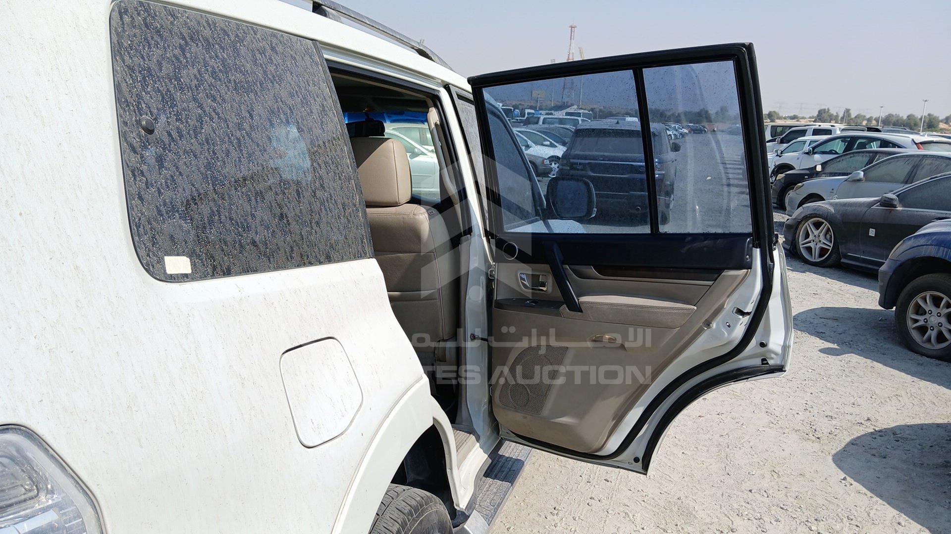 2013 MITSUBISHI PAJERO VIN: JMYLRV95WDJ706603