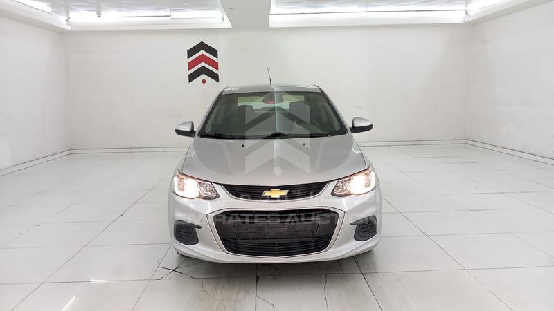 KL1JD5CE5JB010047 Auction: EmiratesAuction Lot: 408504 KL1JD5CE5JB010047 Chevrolet Aveo 2018 SILVER Photo 1