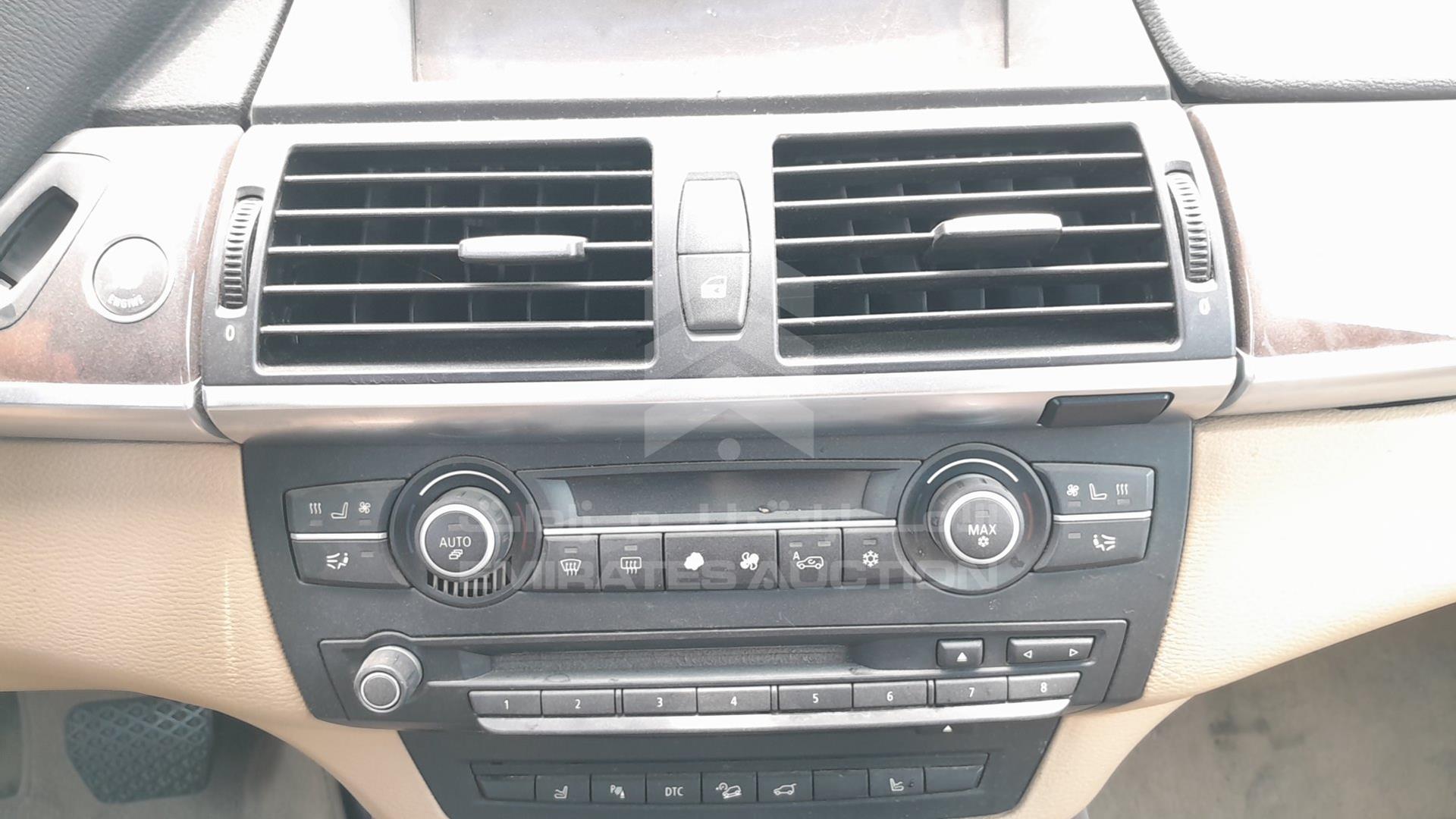 2008 BMW X5 VIN: WBAFE81018L092493