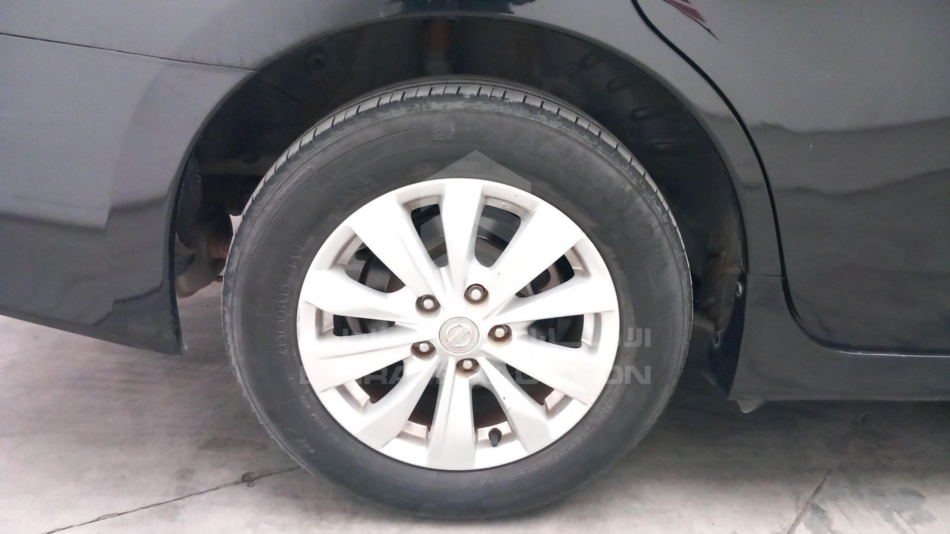 2017 NISSAN TEANA VIN: LGBF5AE07HR312584