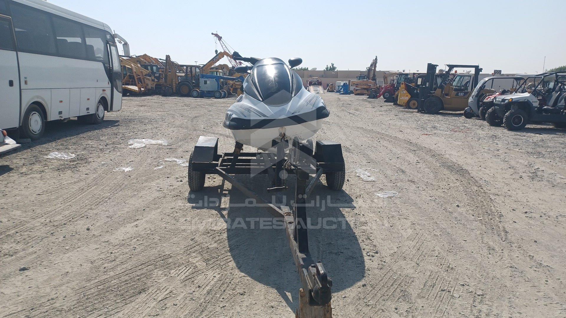 0 JET SKI + TROLLEY YAMAHA VIN: USYAMA2461C303
