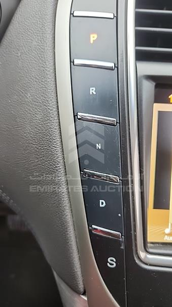 2019 Lincoln Nautilus — Gear View — Photo 21