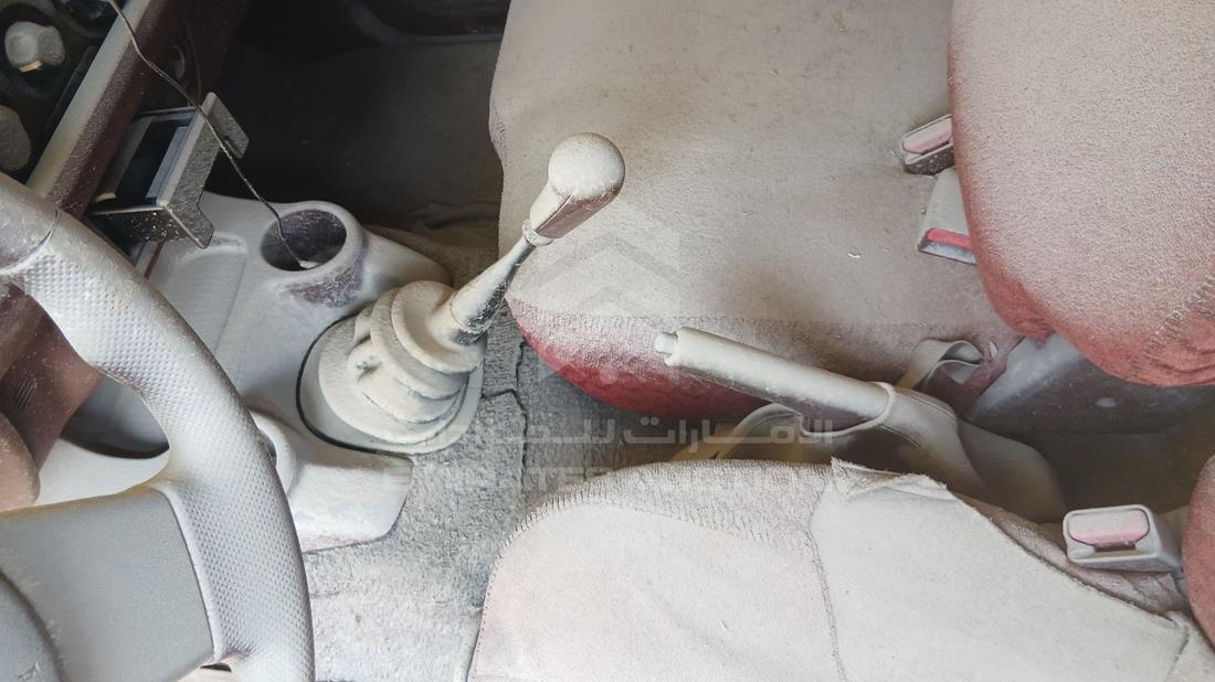 2010 Nissan Navara — Gear View — Photo 15