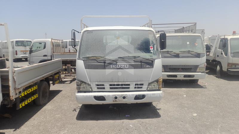 JAAKP34G987P20999 Auction: EmiratesAuction Lot: 409144 JAAKP34G987P20999 Isuzu NPR 2008 WHITE Photo 1