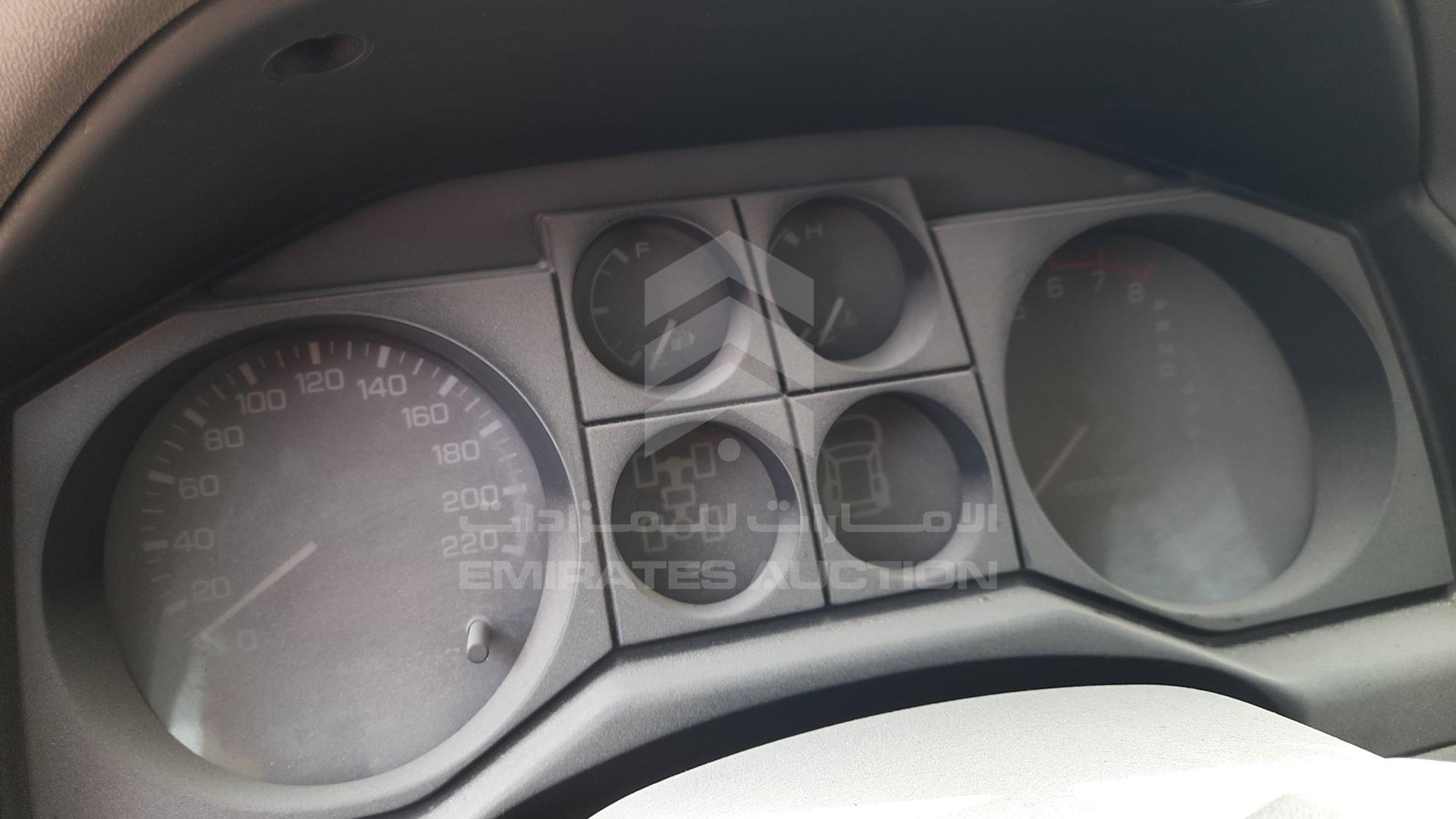 2004 MITSUBISHI PAJERO VIN: JMYMRV63W4J705048