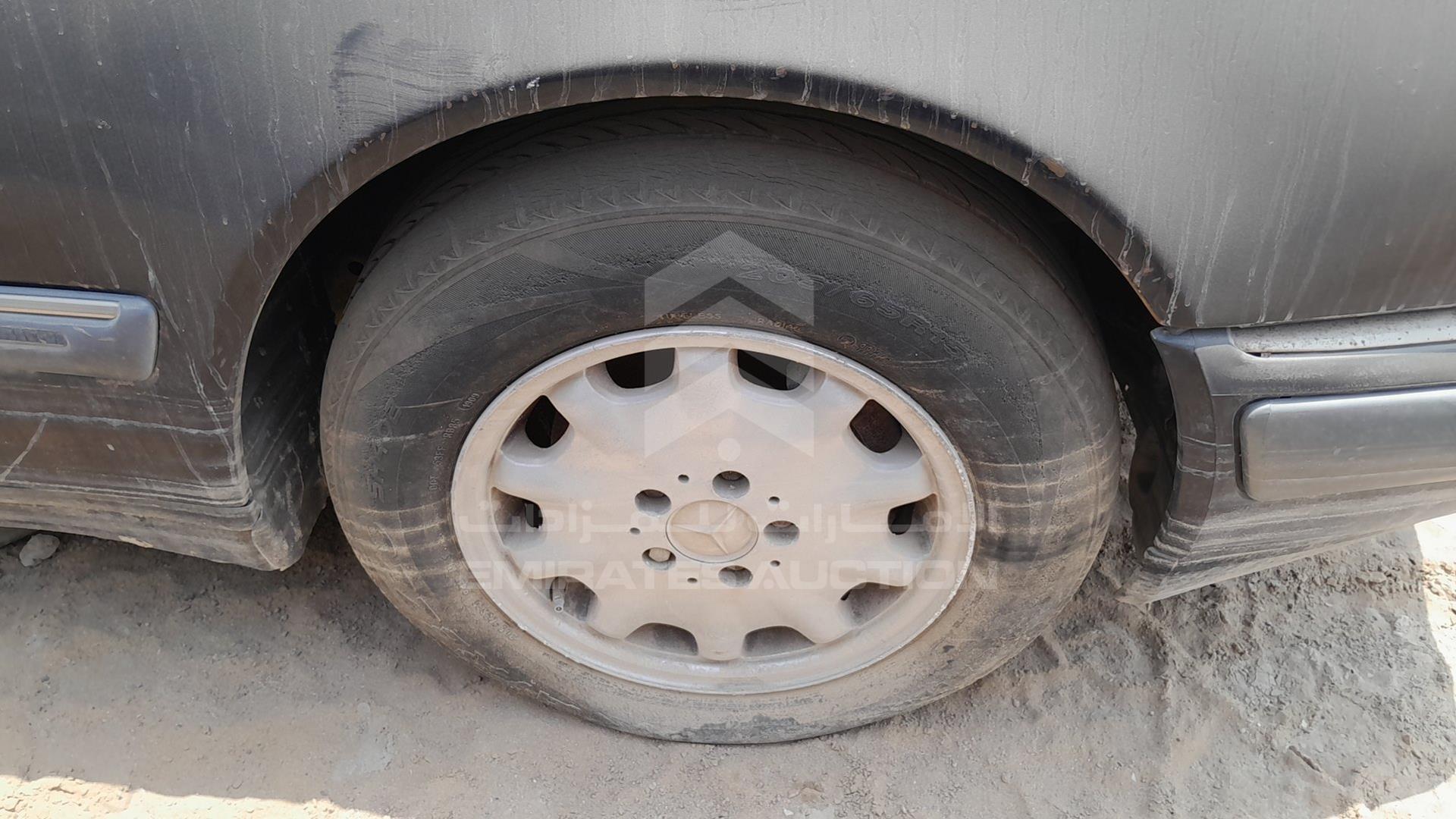 0 MERCEDES --- VIN: WDB2100611A788742