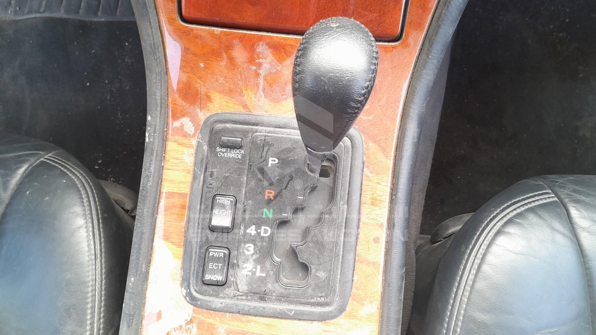 1999 LEXUS LS400 VIN: JT153UF2000140110