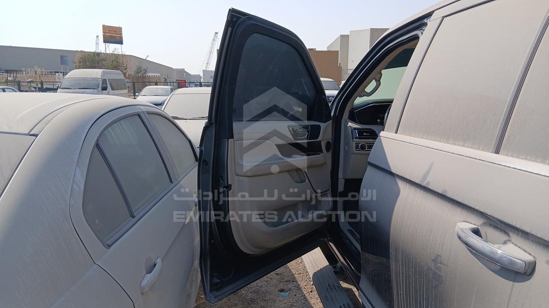 2021 Lincoln Navigator — Front Left Door — Photo 11
