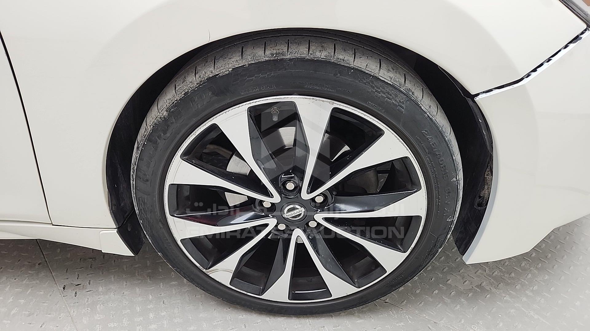 2018 NISSAN MAXIMA VIN: 1N4AA6AP2JC360330