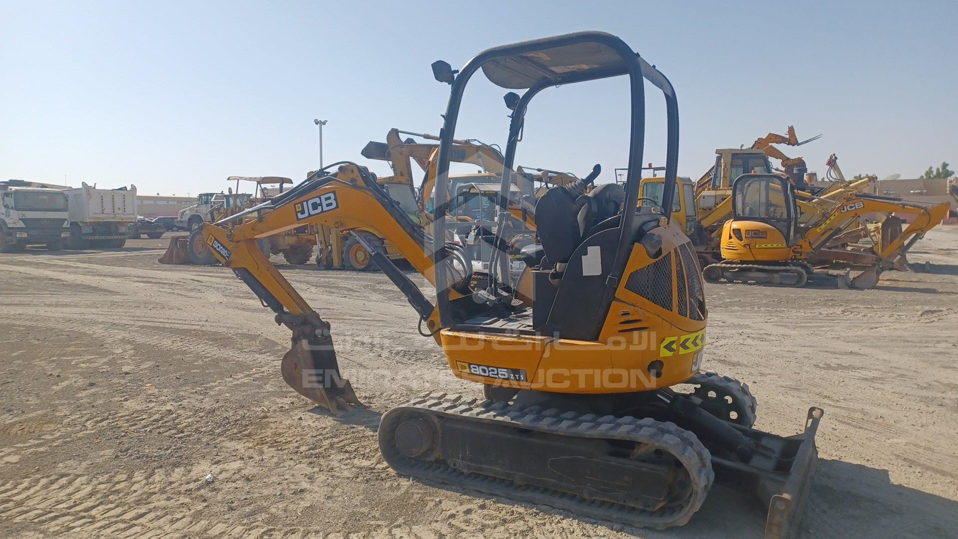 2011 JCB --- VIN: JCB08025P02020131