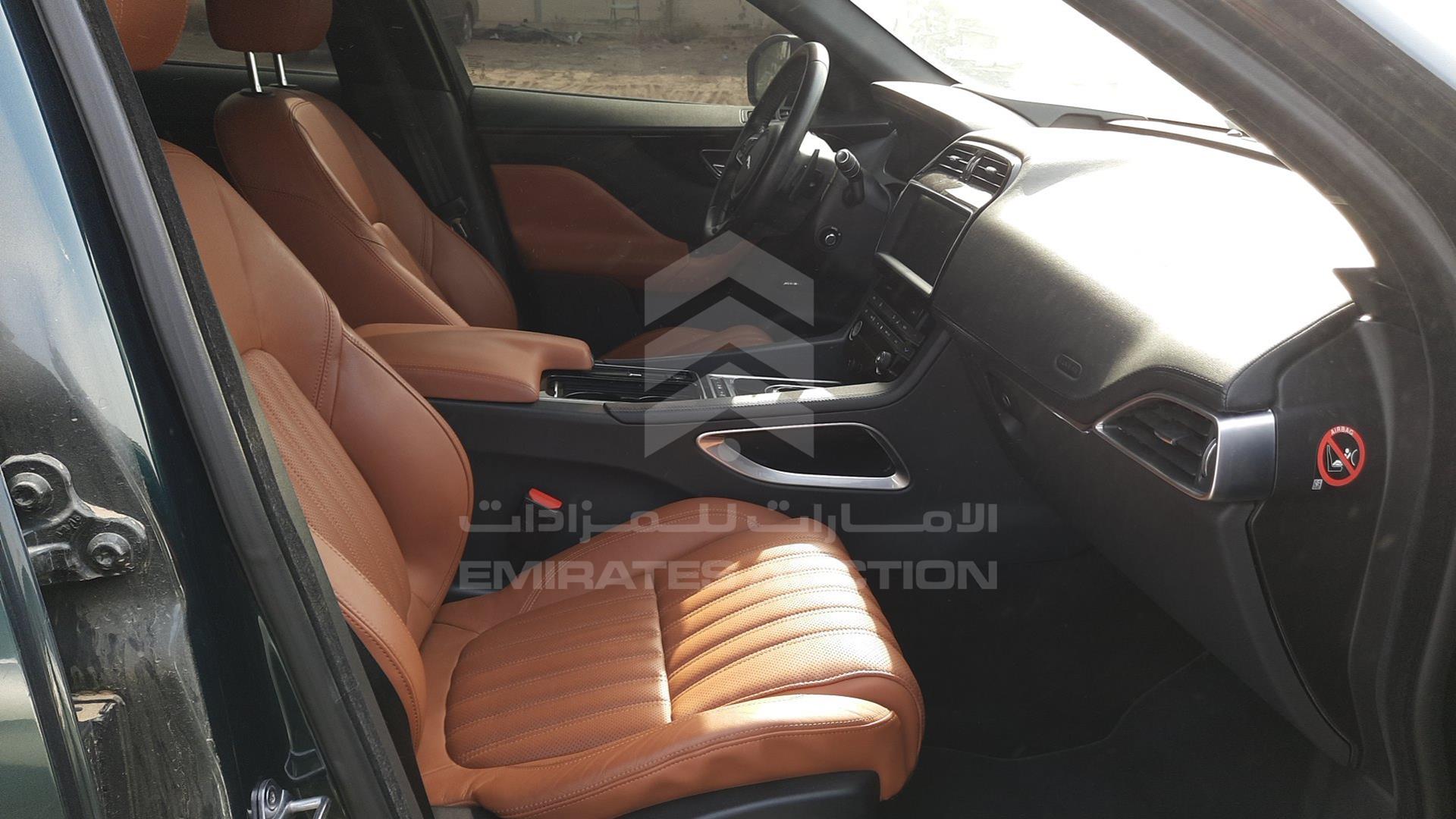 2017 JAGUAR F-PACE VIN: SADCA2BV8HA091687