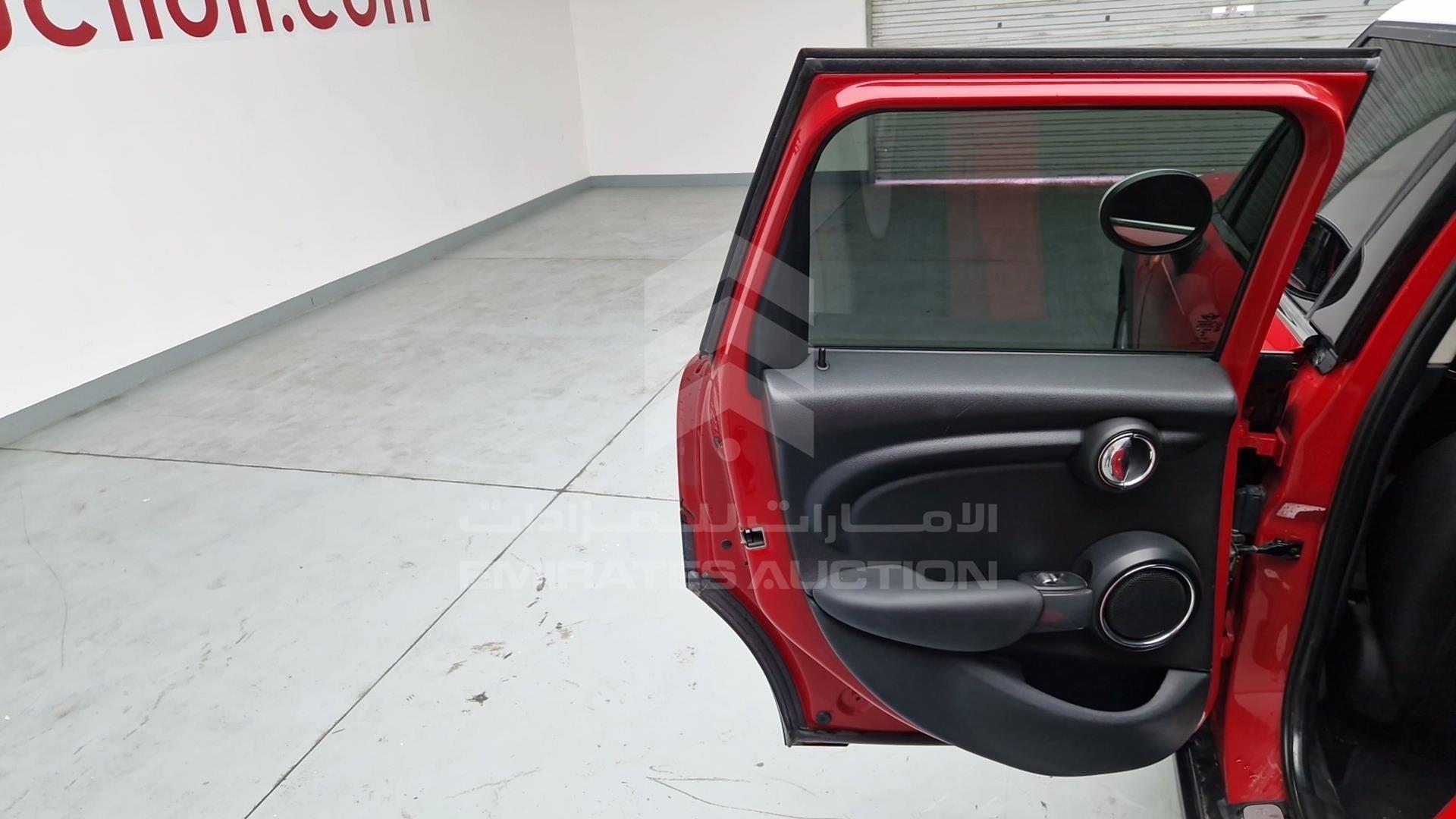 2019 MINI COOPER VIN: WMWXU7A09KTM90284