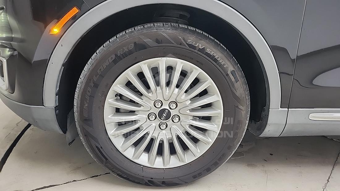 2019 Lincoln Nautilus — Front Left Tyre — Photo 37